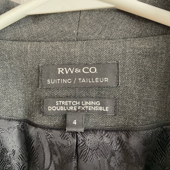 RW & Co. Grey Blazer with satin lining. SZ 4. EUC - Picture 3 of 4
